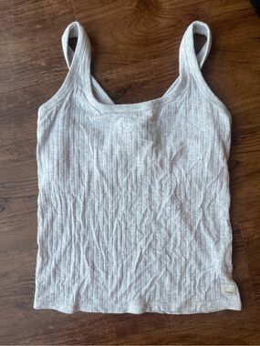 Vuori Women's Ribbed Tank Top in Light Gray